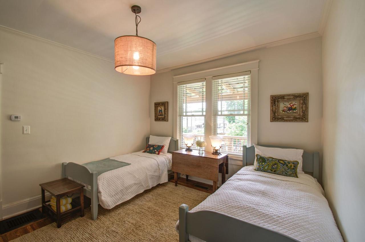 Belmont Blvd Bed And Breakfast แนชวิลล์ ภายนอก รูปภาพ